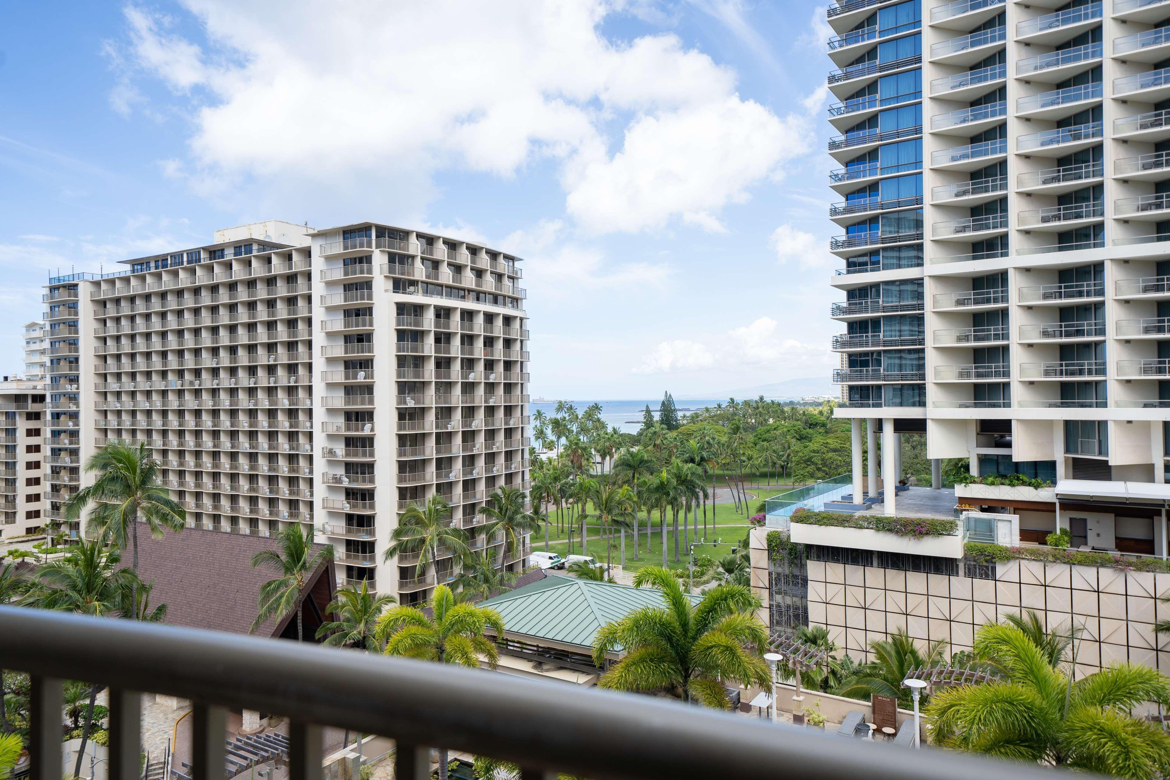 เอ็มบาสซี่ สวีทส์ โฮเต็ล ไวย์กิกิ บีชวอล์ค Hotel โฮโนลูลู ภายนอก รูปภาพ