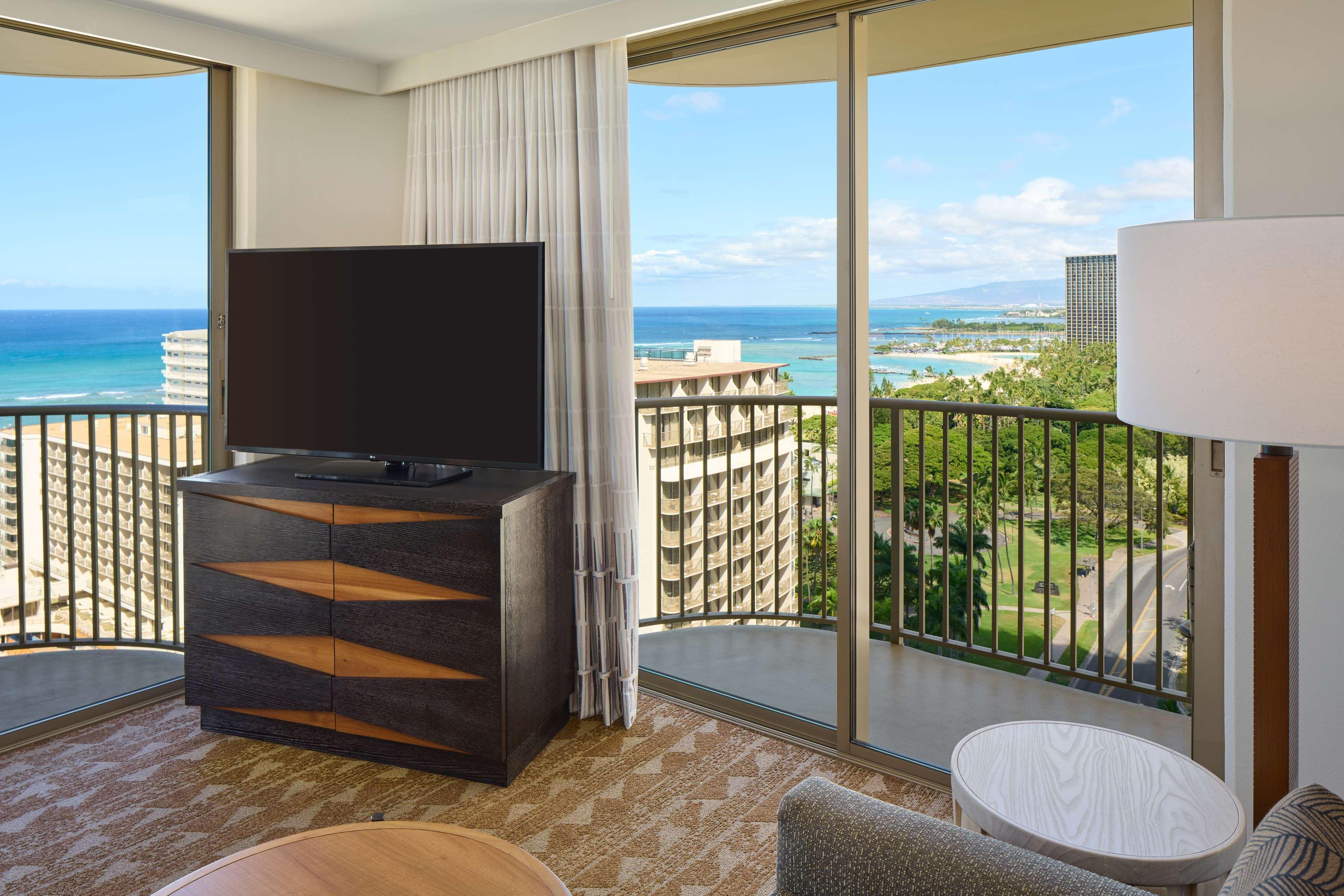 เอ็มบาสซี่ สวีทส์ โฮเต็ล ไวย์กิกิ บีชวอล์ค Hotel โฮโนลูลู ภายนอก รูปภาพ