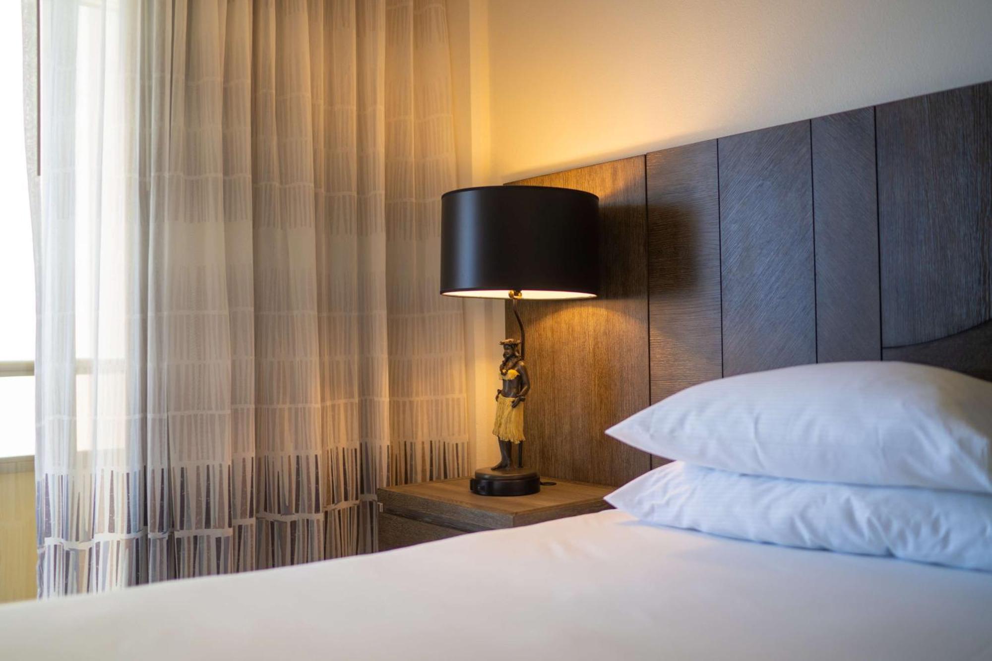 เอ็มบาสซี่ สวีทส์ โฮเต็ล ไวย์กิกิ บีชวอล์ค Hotel โฮโนลูลู ภายนอก รูปภาพ
