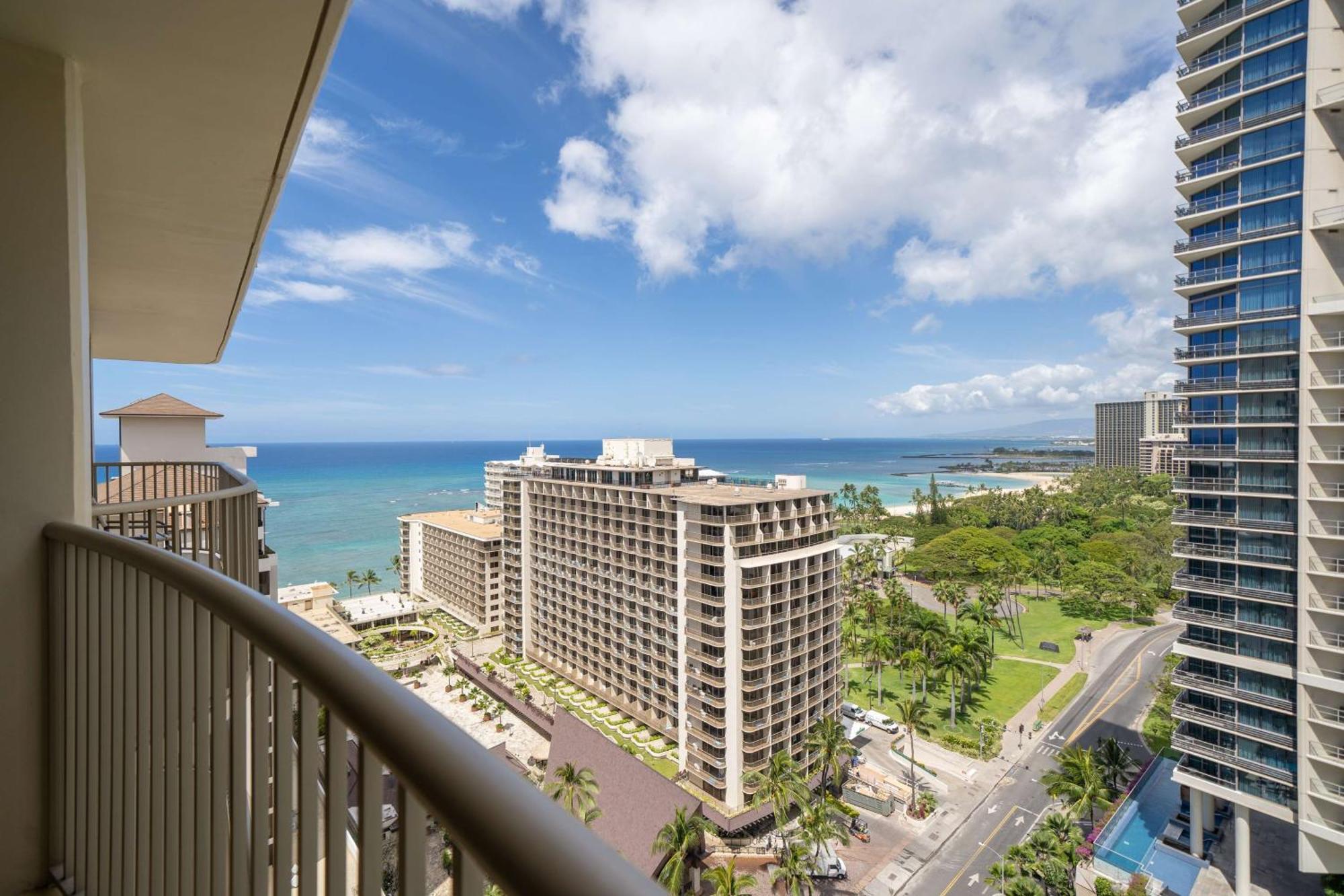 เอ็มบาสซี่ สวีทส์ โฮเต็ล ไวย์กิกิ บีชวอล์ค Hotel โฮโนลูลู ภายนอก รูปภาพ